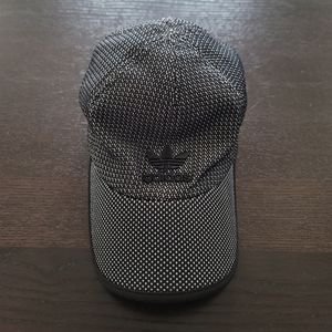 Adidas Unisex Sports Golf Cap Black and White woven Unstructured Comfort